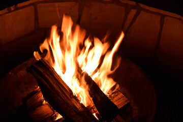 冬の夜の焚き火