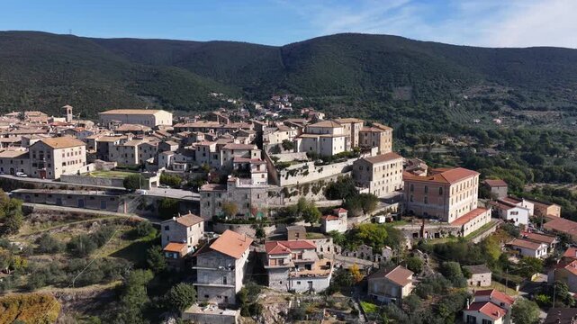 Lugnano in Teverina, (Terni, Umbria, Italia), caratteristico borgo medievale.
Vista aerea di Lugnano.
