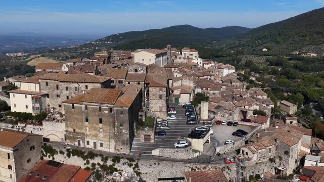 Lugnano in Teverina, (Terni, Umbria, Italia), caratteristico borgo medievale.
Vista aerea di Lugnano.
