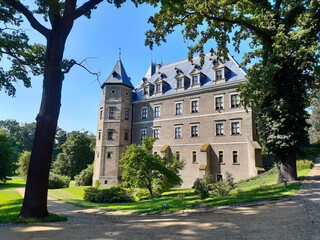 Fototapeta premium Discover enchanting medieval castle with lush grounds,&nbsp;Goluchow,&nbsp;Poland