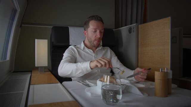 The Dining Experience One Can Expect When Traveling in Business Class on a Flight