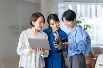 撮影チーム　女性
