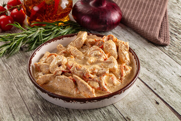 Roasted chicken fillet with cream sauce