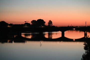Neckar und Brücke bei Ladenburg, abends