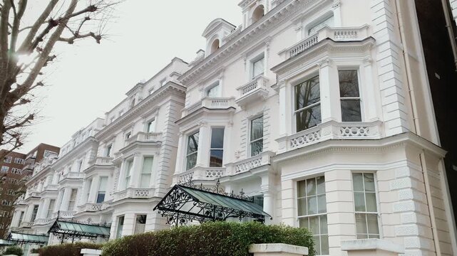 Classical White Stucco House Fa&ccedil;ades, Regency White Stuccoed, 19th-Century English Architecture Homes, Italianate Villas In Notting Hill / Holland Park, London