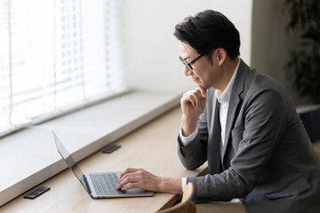 ビジネス　男性