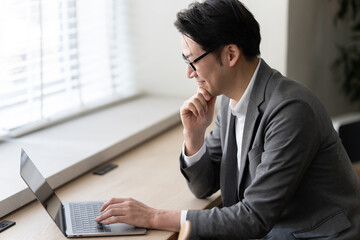 ビジネス　男性