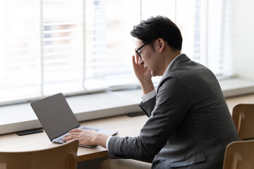 ビジネス　男性