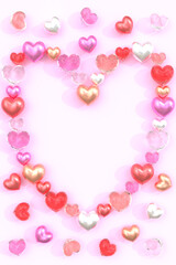 ガラスのハートとメタリックなハートの3DCG縦長フレーム