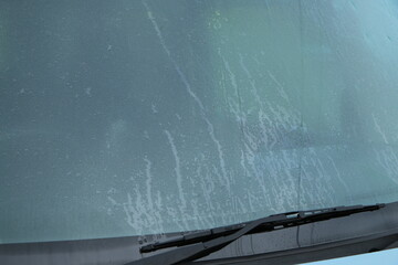 車にフロントガラスの結露