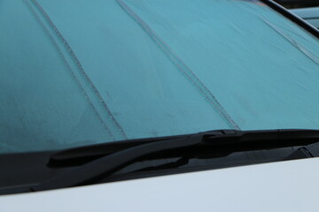 車にフロントガラスの結露