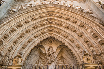 Obraz premium Magnificent historic facade of the Cathedral of Saint Mary of Toledo, Spain.
