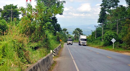 the road to the mountain