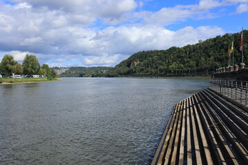 Fototapeta premium Blick von der Mosel in Richtung Rhein