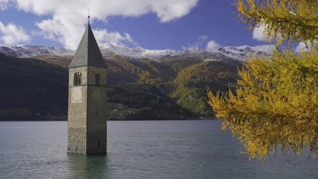 Der versunkene Kirchturm im Reschensee, Vinschgau