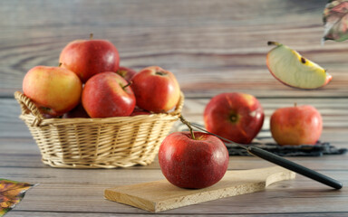 pommes entière avec panier