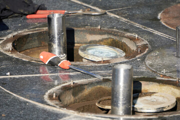 demontaż i zakręcanie wody, rur na zimę