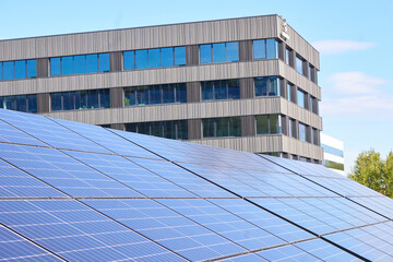 współczesna architektura- widok budynku, fasada © anix