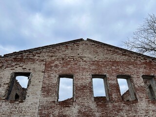 Abandoned house, ruins, old house, war, junk, brick house, broken roof, brick, pre-war, construction, architecture, vintage, fire