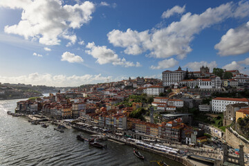 Fototapeta premium View over the Rio Douro towards the old town of Porto, Portugal.