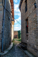 Callej&oacute;n en el pueblo