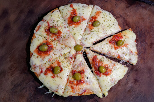 Pizza Mozzarella o Muzzarella