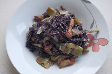 italian spaguetti pasta with nutritional carbohydrates