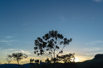 Obraz premium Pôr do sol na cidade de Paranã, Estado de Tocantins, região das Serras Gerais, Brasil