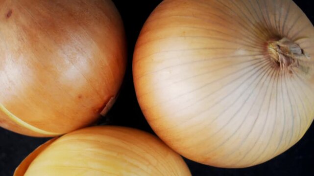 onions on a rotating background