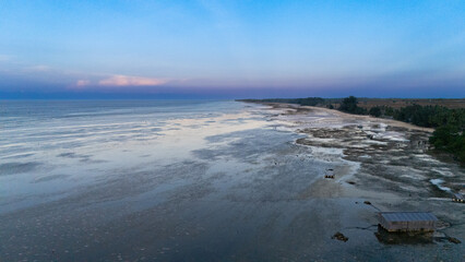 Walakiri's Beauty at Low Tide: A Stunning Panorama of Sand and Sunset