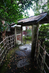 滋賀坂本旧竹林院の庭園の門