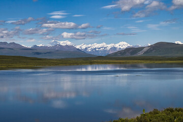 Fototapeta premium Lake on the Denali Highway