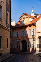 Fototapeta premium Narrow street of Old Prague