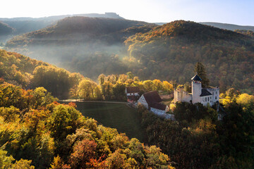 Schweiz, Baselland, Baselbiet, Arlesheim ,Birseck, Ermitage, Schoss, Schloss Birseck, Herbst, Oktober, Morgenstimmung