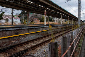 古い駅のホーム