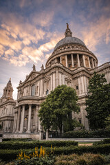 Obraz premium Exterior Facade of St Paul’s Cathedral at Sunset in London, England