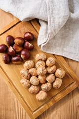 渋皮付きの和栗｜下ごしらえ途中の栗（調理工程・秋の食材）