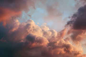 Obraz premium soft-focus clouds drifting through fading light creating a poetic atmospheric scene filled with gentle emotional tone