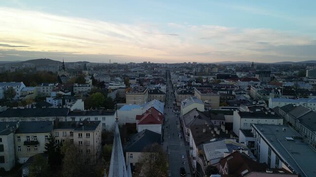 Kielce - Polska - widok z powietrza na miasto, zabudowa, nowe apartamentowce, galeria