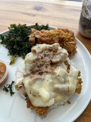 FRIED CHICKEN COVERED BY MAYONESE