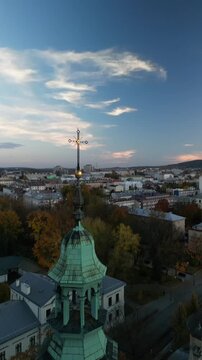 Kielce - Polska - widok z drona na panorame miasta. Wierzowce i zabytki