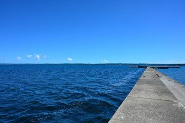 漁港の夏景色（青森県）