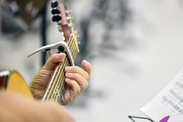 Practice the guitar chord playing