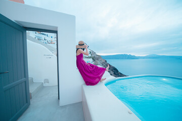 サントリーニのホテルのプール