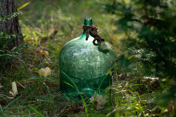 大型のガラス瓶　アンティーク、