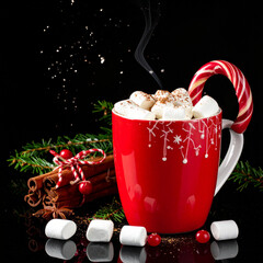 Gros plan d'une tasse de couleur rouge contenant un chocolat chaud traditionnel de Noël avec guimauves. Generated image. 