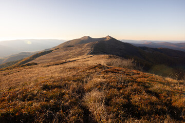 Zachód słońca nad połoninami, Bieszczady, Polska. Sunset over the high mountain meadows, Bieszczady, Poland. © W Podróży do Chmur