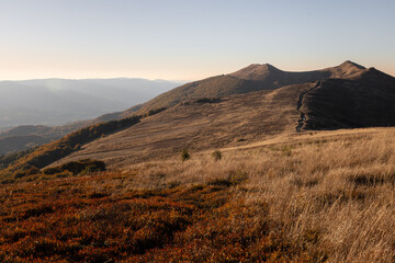 Magiczny jesienny krajobraz górski, Bieszczady. Magical autumn mountain landscape, Bieszczady. © W Podróży do Chmur
