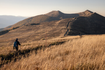Spokój jesiennego wieczoru w górach. Serenity of an autumn evening in the mountains. © W Podróży do Chmur
