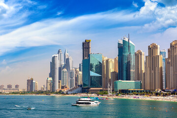 Fototapeta premium Dubai Marina in a sunny day